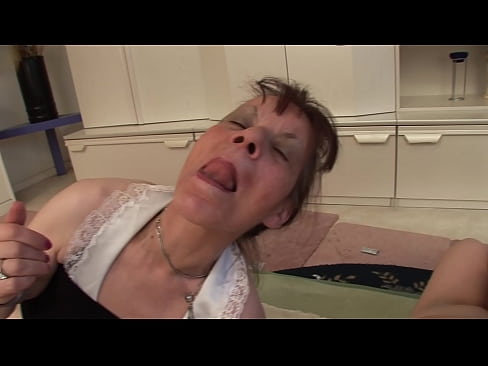 ❤️ Zwei Großmütter und ein Großvater haben einen Dreier ☑ Porn video bei uns ☑