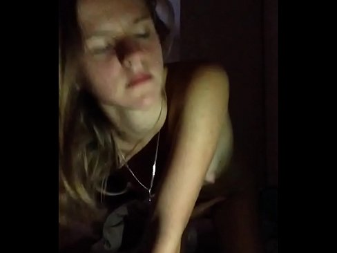 ❤️ Ein Mädchen masturbiert und wichst ☑ Porn video bei uns ☑